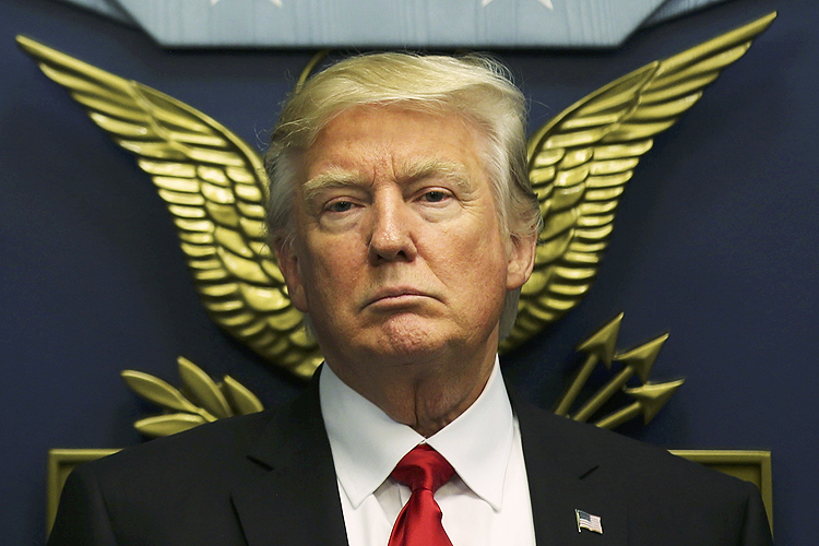 Presidente dos EUA, Donald Trump, em cerimônia no Pentágono, em Washington - 27/01/2017
