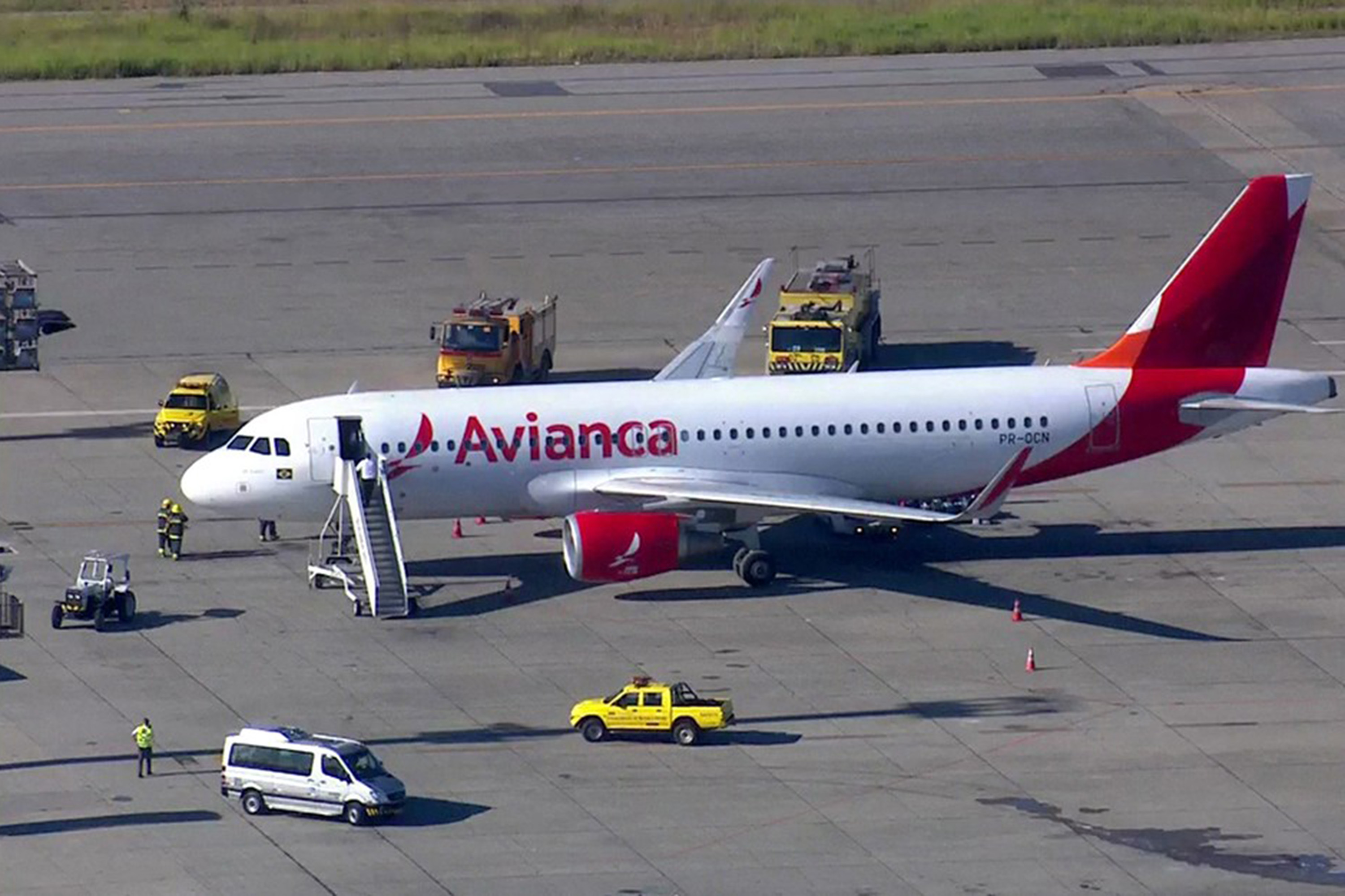 Aeronave da Avianca faz pouso de emergência em Cumbica