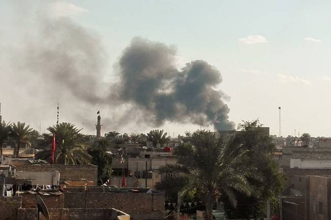 Ataque em Bagdá, Iraque Carro-bomba explode em Hayy al-Shurta, sul de Bagdá, no Iraque