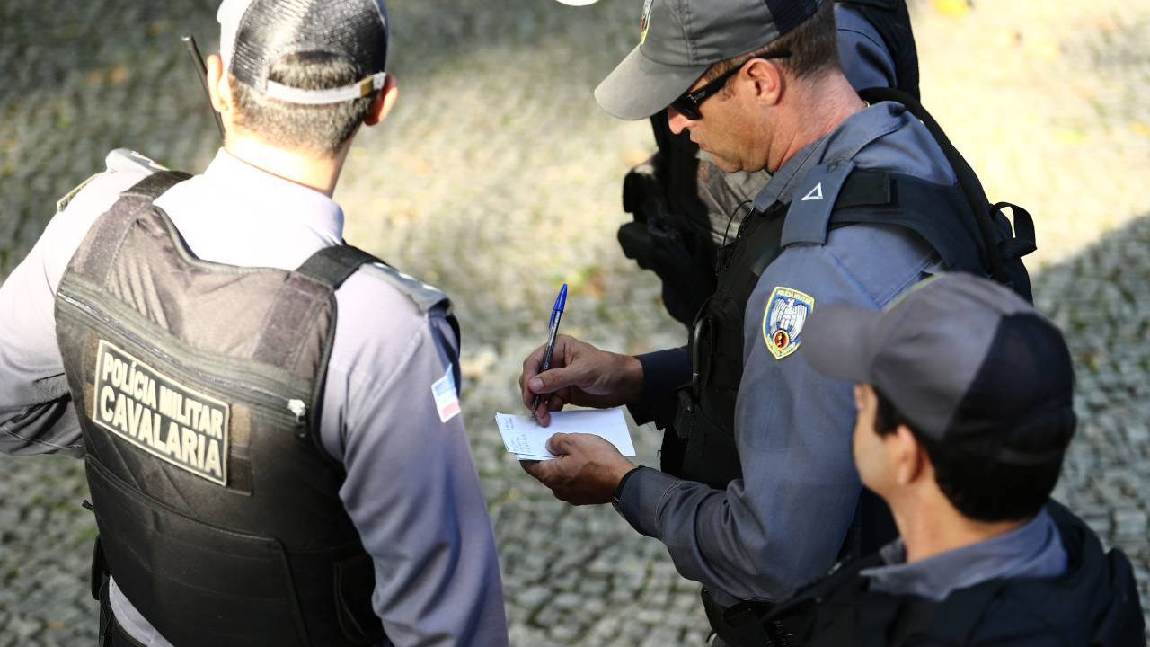 Parte dos PMs volta às ruas no Espírito Santo
