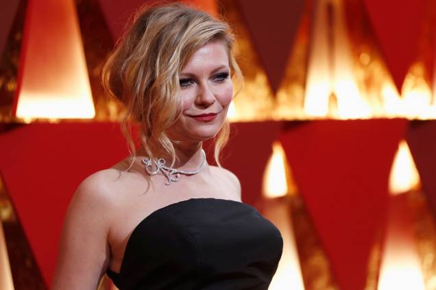 A atriz Kirsten Dunst no tapete vermelho do Oscar - 26/02/2017 A atriz Kirsten Dunst no tapete vermelho do Oscar - 26/02/2017