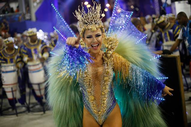 A rainha de bateria da União da Ilha do Governador, Tânia Oliveira, durante a segunda noite de desfiles na Marquês de Sapucaí - 27/02/2017 A rainha de bateria da União da Ilha do Governador, Tânia Oliveira, durante a segunda noite de desfiles na Marquês de Sapucaí - 27/02/2017