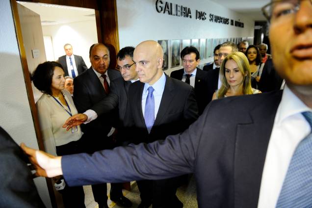 Indicado para o cargo de ministro do Supremo Tribunal Federal (STF), Alexandre de Moraes, chega à sala de comissões para sabatina no Senado Federal - 21/02/2017 Indicado para o cargo de ministro do Supremo Tribunal Federal (STF), Alexandre de Moraes, chega à sala de comissões para sabatina no Senado Federal - 21/02/2017