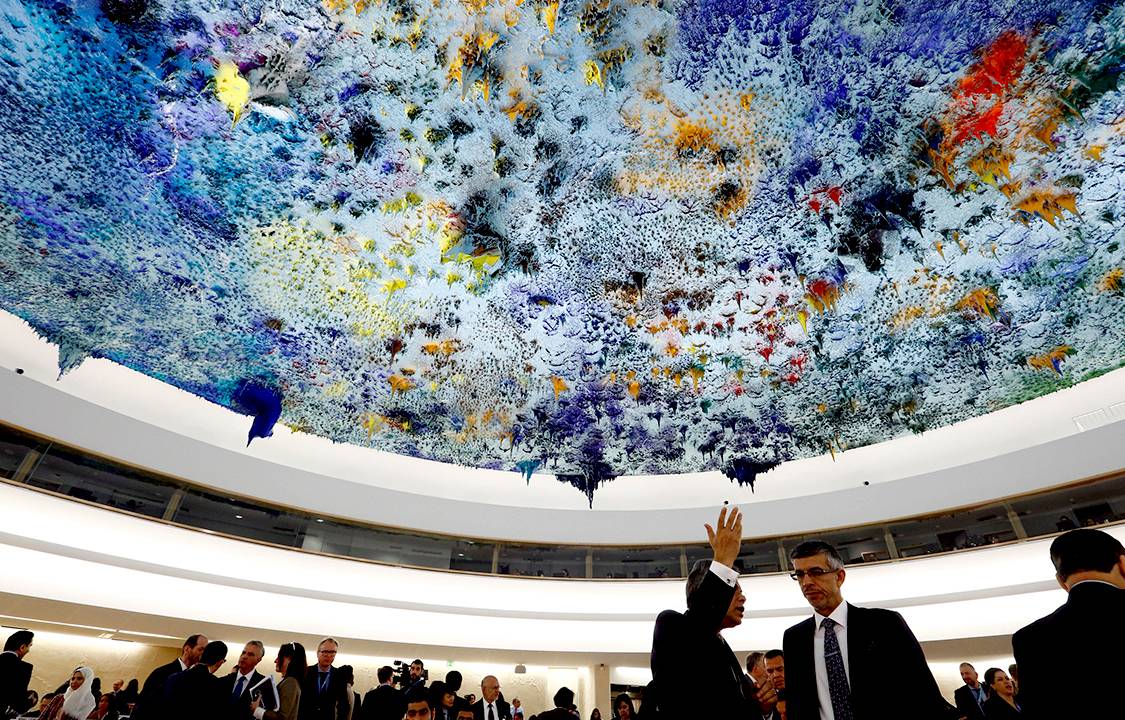 Membros do Conselho de Direitor Humanos chegam em Genebra, na sede da ONU, na Suiça, para reunião