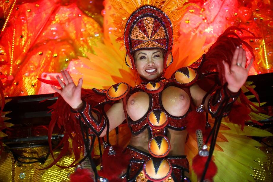 Com o enredo ' Ivete do rio ao Rio', a escola de samba Acadêmicos do Grande Rio desfila no Sambódromo da Marquês de Sapucaí, no Rio de Janeiro (RJ) - 26/02/2017