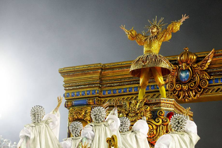 Com o enredo 'Onisuáquimalipanse', a escola de samba São Clemente desfila no Sambódromo da Marquês de Sapucaí, no Rio de Janeiro (RJ) - 28/02/2017