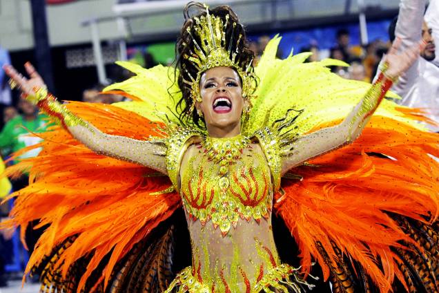 A rainha de bateria da São Clemente, Raphaela Gomes, durante a segunda noite de desfiles na Marquês de Sapucaí - 28/02/2017 A rainha de bateria da São Clemente, Raphaela Gomes, durante a segunda noite de desfiles na Marquês de Sapucaí - 28/02/2017