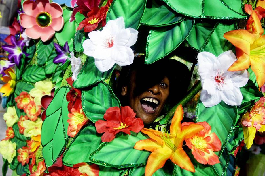 Com o enredo 'Onisuáquimalipanse', a escola de samba São Clemente desfila no Sambódromo da Marquês de Sapucaí, no Rio de Janeiro (RJ) - 28/02/2017