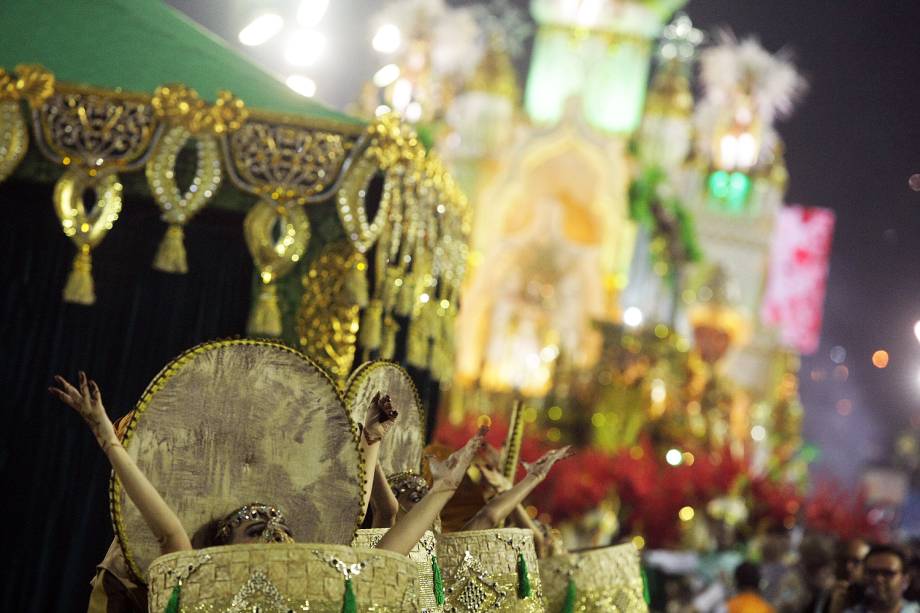 Com o enredo 'As mil e uma noites de uma Mocidade pra lá de Marrakesh', a escola de samba Mocidade Independente de Padre Miguel desfila no Sambódromo da Marquês de Sapucaí, no Rio de Janeiro (RJ) - 28/02/2017