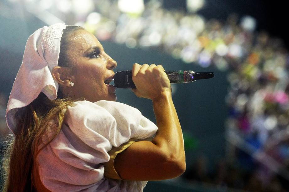 Com o enredo ' Ivete do rio ao Rio', a escola de samba Acadêmicos do Grande Rio desfila no Sambódromo da Marquês de Sapucaí, no Rio de Janeiro (RJ) - 26/02/2017