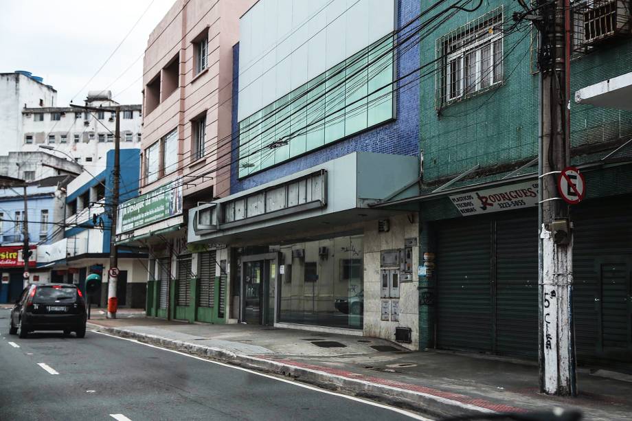 Comércio fechado na Vila Rubim em Vitória (ES), nesta segunda-feira (06), devido à greve de policiais.