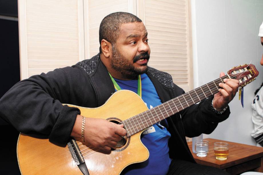 Arlindo Cruz cantando nos Jogos da BOA - campeonato realizado em prol das ONGs, no Bar da Boa Arco-Íris da Lapa - 07/01/2007