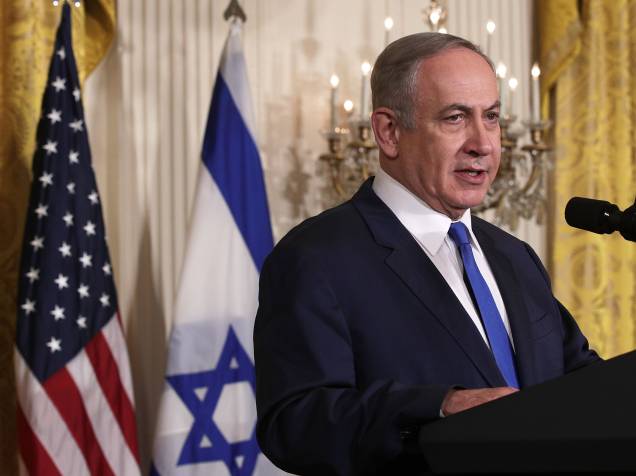 Primeiro Ministro israelense, Benjamin Netanyahu, durante coletiva de imprensa no Salão Leste da Casa Branca, em visita ao Presidente Donald Trump Primeiro Ministro israelense, Benjamin Netanyahu, durante coletiva de imprensa no Salão Leste da Casa Branca, em visita ao Presidente Donald Trump
