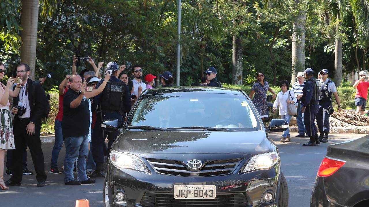 Lula chega para depor na Justiça Federal em Brasília