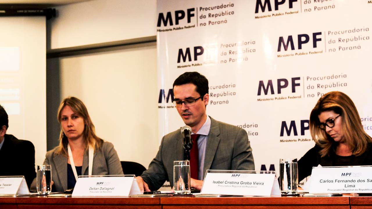 Procurador da República, Deltan Dallagnol durante coletiva de imprensa em Curitiba - 30/03/2017