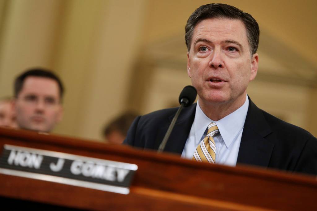 Diretor demitido pediu mais verba para investigação do FBI