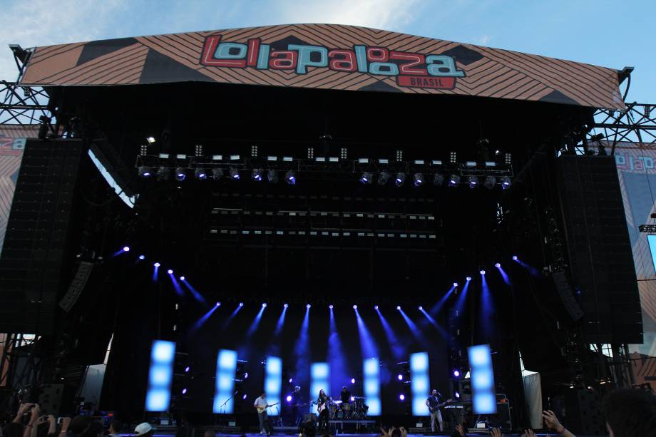 Show da banda Two Door Cinema Club no segundo dia do Festival Lollapalooza 2017