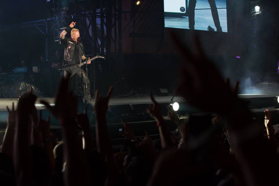 O vocalista do Metallica, James Hetfild no palco principal durante o show mais esperado do primeiro dia da 6ª edição do Lollapalooza