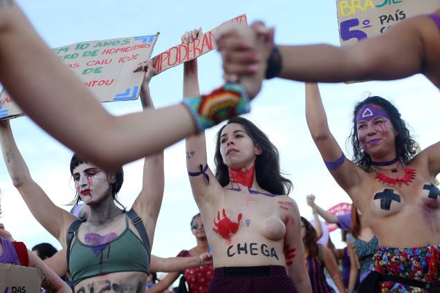 Manifestantes participam de uma marcha no Dia Internacional da Mulher em Brasília(DF) - 08/03/2017 Manifestantes participam de uma marcha no Dia Internacional da Mulher em Brasília(DF) - 08/03/2017