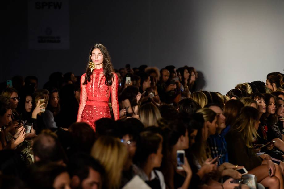 Desfile da estilista Fabiana Milazzo durante a São Paulo Fashion Week N43, na Bienal do Ibirapuera