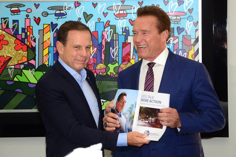 Arnold Schwarzenegger e João Doria se encontram no gabinete do prefeito de São Paulo