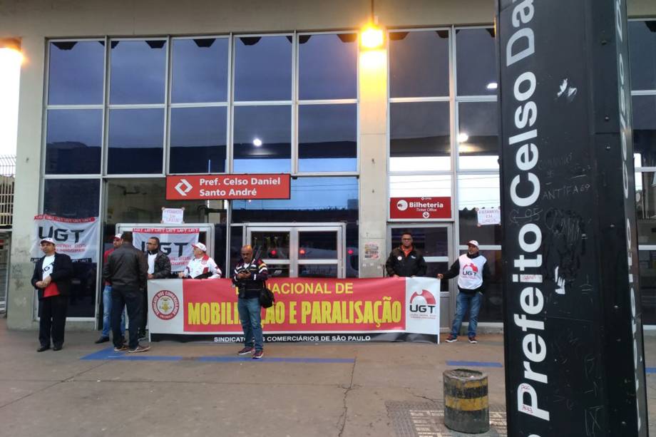 Estação Santo André da CPTM fechada durante paralisação - 28/04/2017