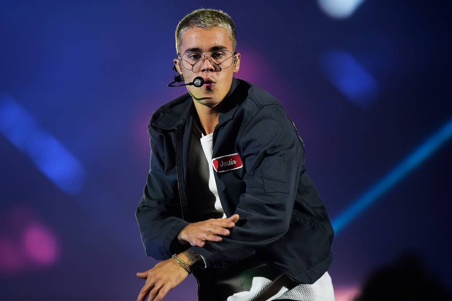 O cantor canadense Justin Bieber se apresenta no estádio Allianz Parque, na zona oeste da capital paulista. O show faz parte da turnê do álbum "Purpose", lançado no final de 2015