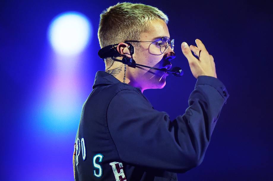 O cantor canadense Justin Bieber se apresenta no estádio Allianz Parque, na zona oeste da capital paulista. O show faz parte da turnê do álbum "Purpose", lançado no final de 2015