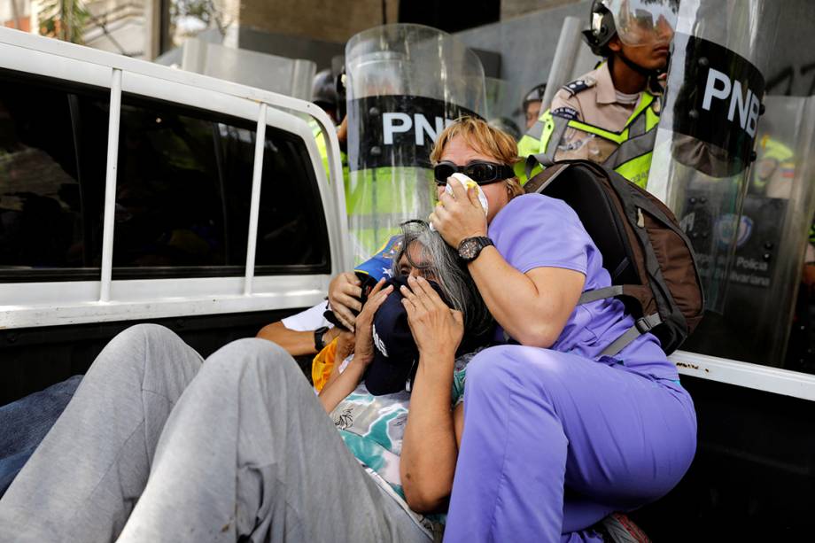 Polícia venezuelana reprime manifestações da oposição em Caracas