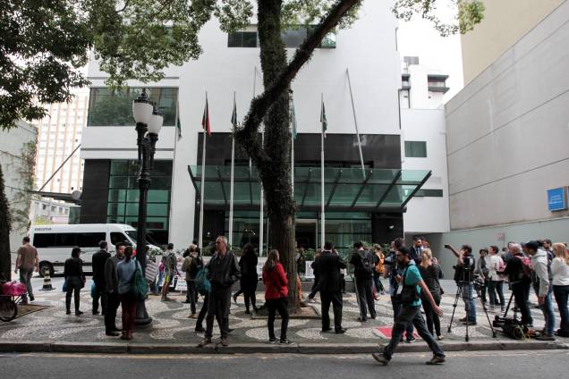Concentração em frente ao hotel Pestana em Curitiba, onde está hospedada a cúpula do PT que acompanha o ex-presidente Lula em depoimento ao juiz Sergio Moro - 10/05/2017 Concentração em frente ao hotel Pestana em Curitiba, onde está hospedada a cúpula do PT que acompanha o ex-presidente Lula em depoimento ao juiz Sergio Moro - 10/05/2017