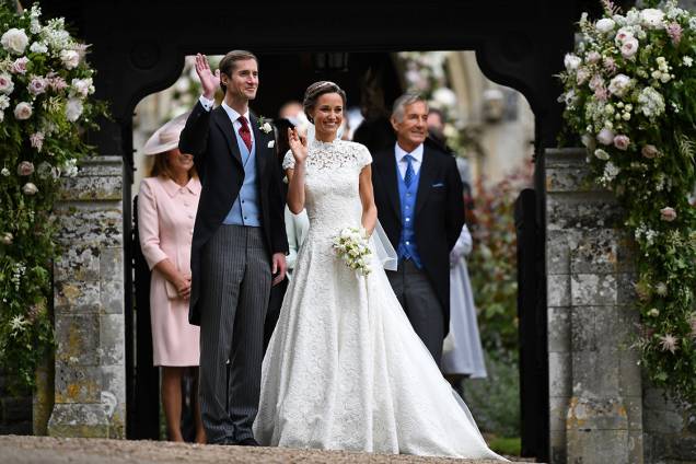 Pippa Middleton e James Matthews deixam a igreja de Saint Marks, onde se casaram Pippa Middleton e James Matthews deixam a igreja de Saint Marks, onde se casaram