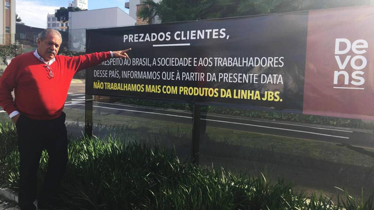Churrascaria de Curitiba retira produtos Friboi do cardápio