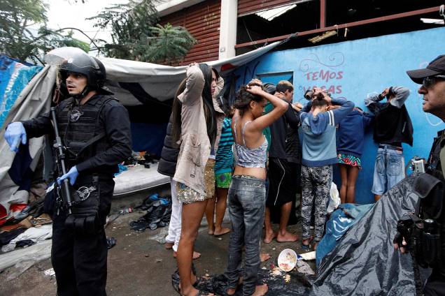 Polícia faz operação contra tráfico na região da Cracolândia, no centro de São Paulo Polícia faz operação contra tráfico na região da Cracolândia, no centro de São Paulo