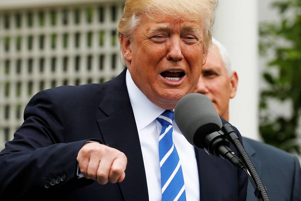 Trump faz ameaça a ex-diretor do FBI sobre vazamentos à imprensa