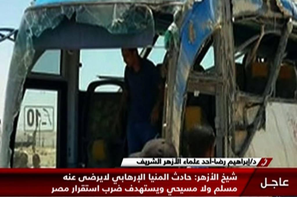 Ataque a ônibus de cristãos coptas no Egito deixa 26 mortos