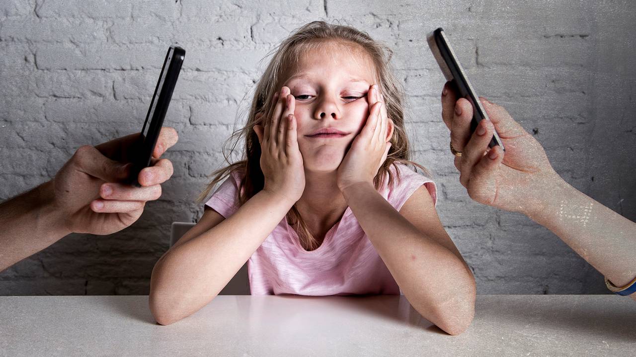 Telefone móvel conceito de dependência