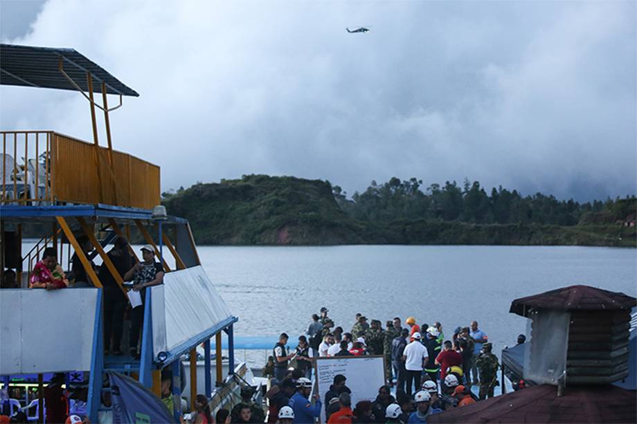 O barco "El Almirante", que afundou na cidade de Guatupé, na Colômbia - 25/06/2017 O barco "El Almirante", que afundou na cidade de Guatupé, na Colômbia - 25/06/2017