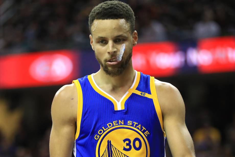 Stephen Curry do Golden State Warriors durante o jogo 4 das finais da NBA contra o Cleveland Cavaliers na Quicken Loans Arena em Ohio - 09/06/2017