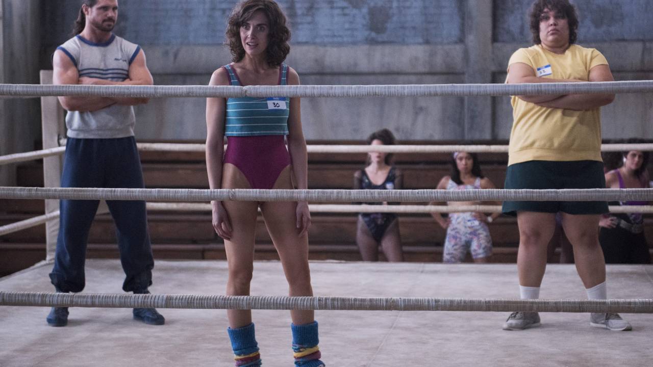 Cena da série 'Glow', da Netflix