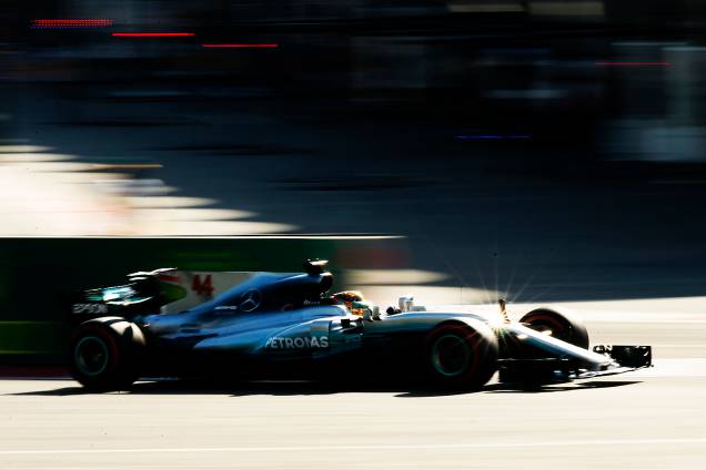 O piloto inglês Lewis Hamilton durante o Grande Prêmio do Azerbaijão. - 25/06/2017 O piloto inglês Lewis Hamilton durante o Grande Prêmio do Azerbaijão. - 25/06/2017