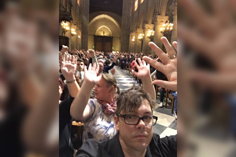 Turistas ficam presos na Catedral de Notre Dame durante incidente com tiros em Paris, na França - 06/06/2017 Turistas ficam presos na Catedral de Notre Dame durante incidente com tiros em Paris, na França - 06/06/2017
