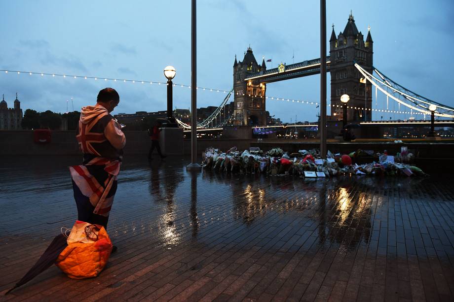 Vigília no Potters Field Park, no centro de Londres, em homenagem às vítimas do ataque na London Bridge e Borough Market  - 05/06/2017