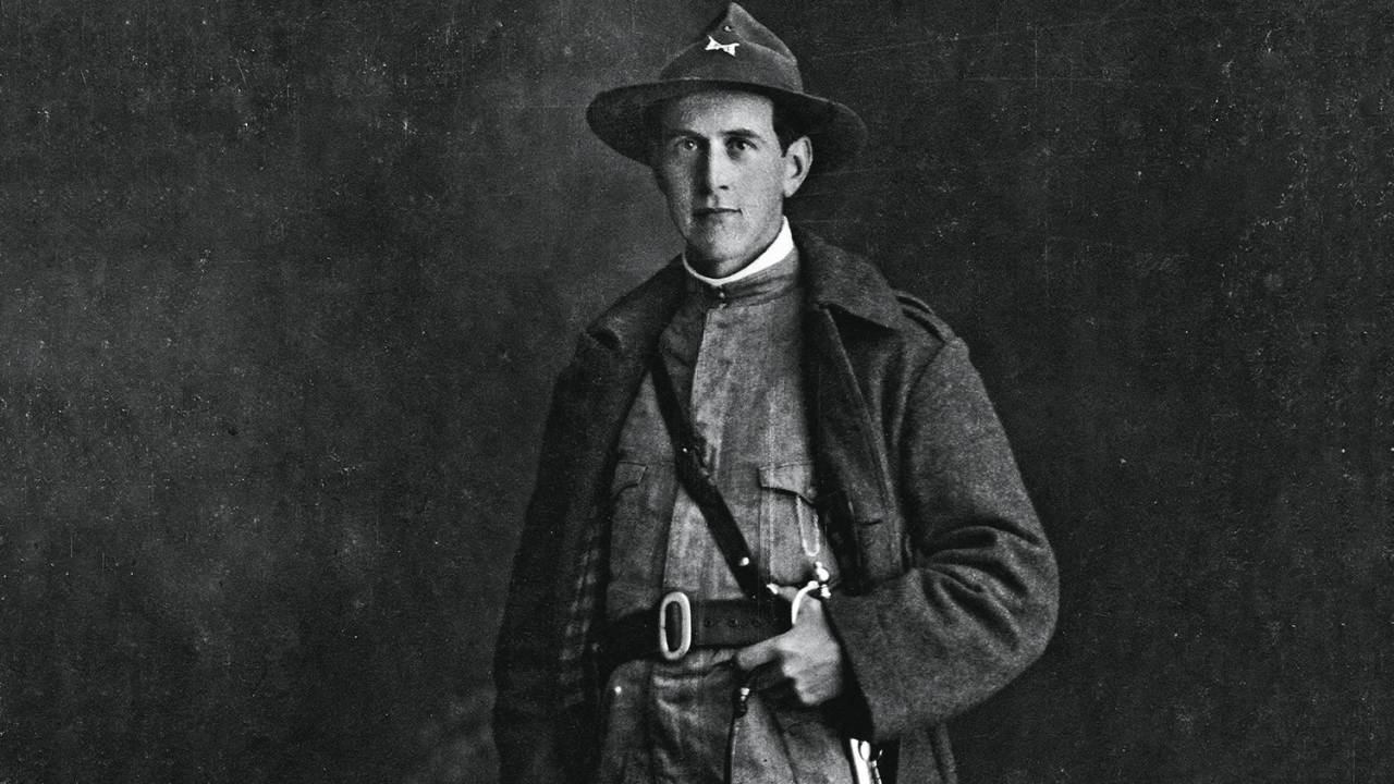 O REVOLUCIONÁRIO - Oswaldo Aranha, no uniforme de campanha dos conflitos de 1923, no Rio Grande do Sul: o presidente que poderia ter sido e não foi