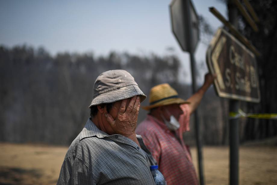 Grande incêndio florestal deixa pelo menos 62 mortos em Portugal - 19/06/2017