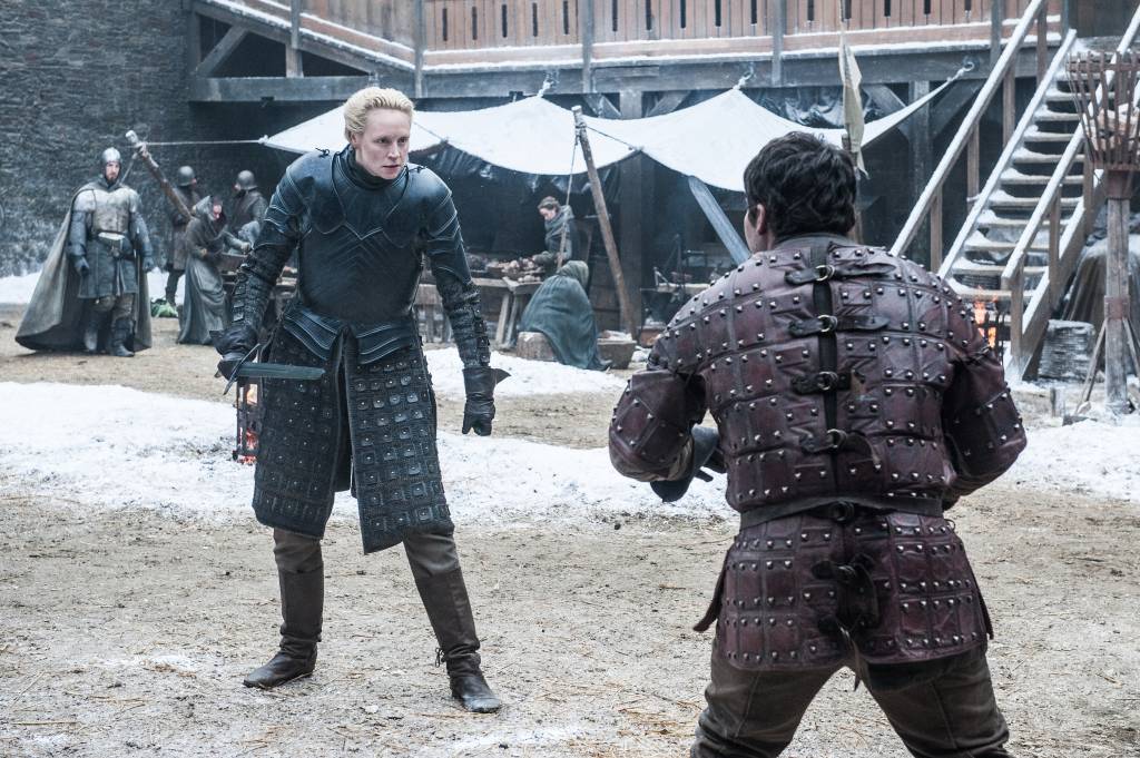 Brienne de Tarth (Gwendoline Christie) e Podrick Payne, Pod (Daniel Portman) – GoT S7 – Ep. 01