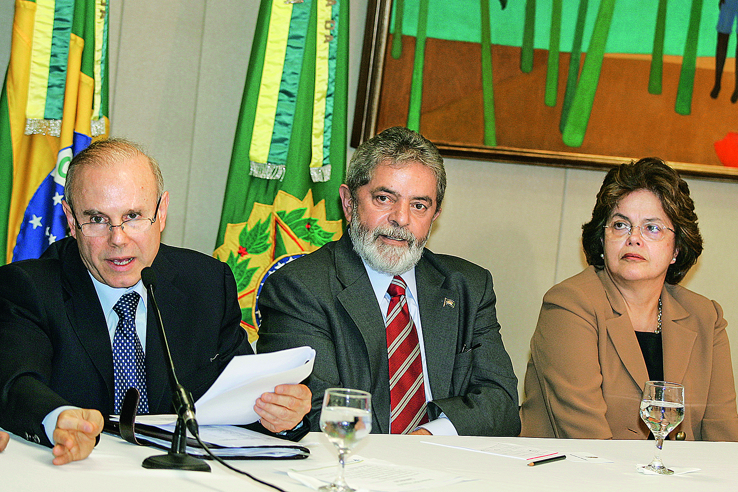 INVESTIGADOS &ndash; O ex-ministro Guido Mantega, Lula e Dilma: corrup&ccedil;&atilde;o vertical