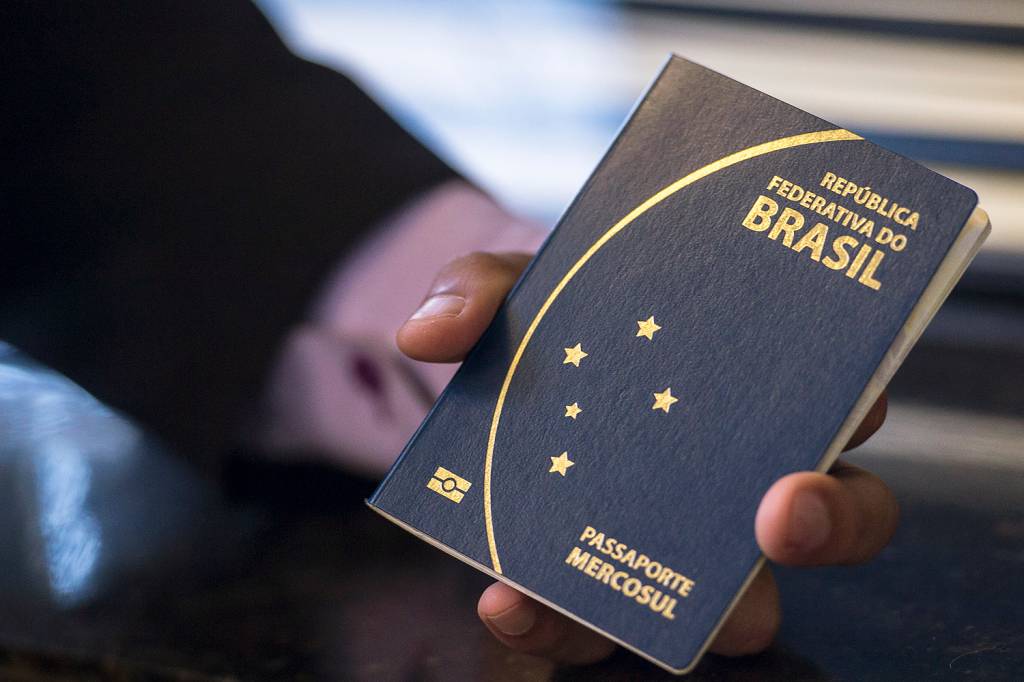 Após “tentativa de invasão”, PF suspende agendamento online de passaportes