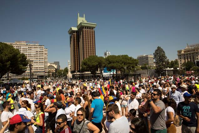 Povo aguarda a vez de votar no plebiscito contra o presidente Nicolás Maduro - 16/07/2017 Povo aguarda a vez de votar no plebiscito contra o presidente Nicolás Maduro - 16/07/2017