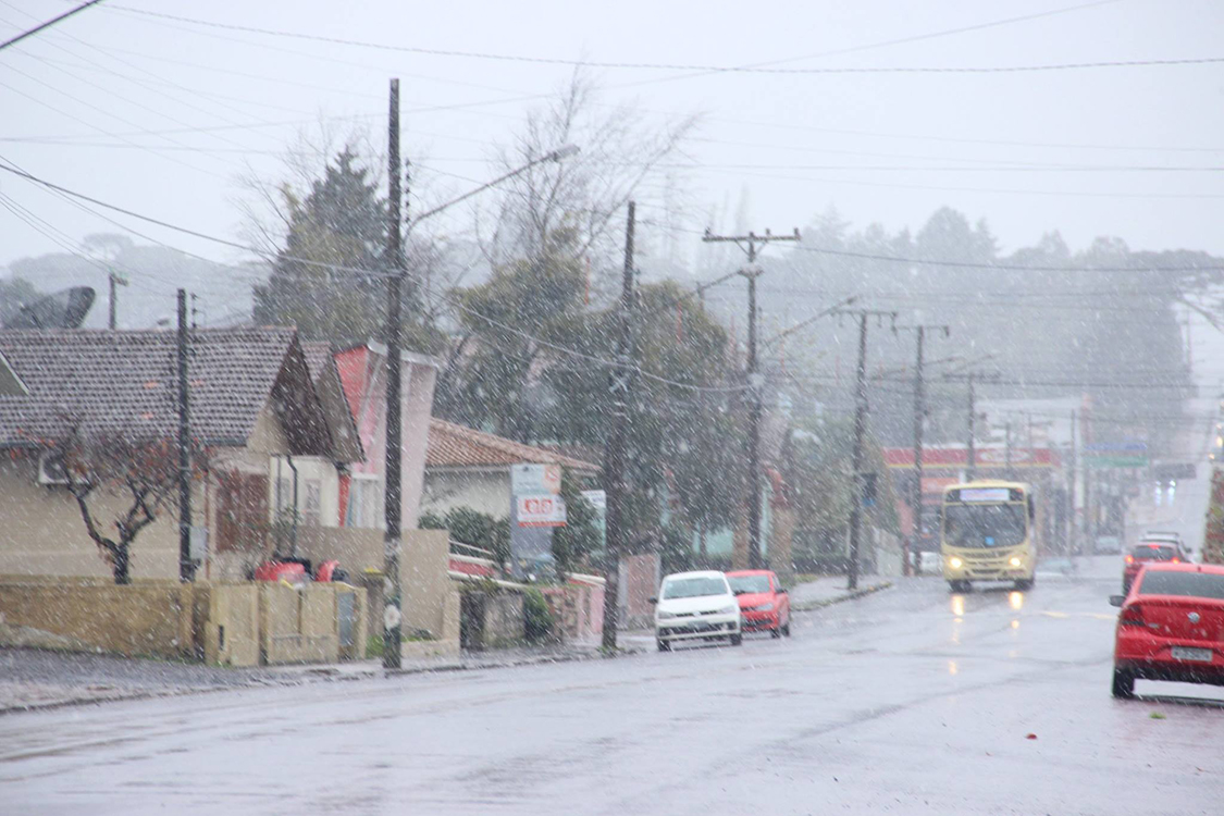 Sul tem frio intenso e Sudeste chuva atípica