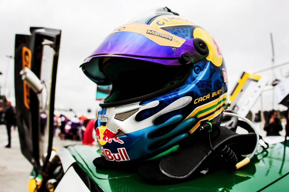 Capacete do piloto Cacá Bueno antes da corrida do Milhão da Stock Car realizada no Autódromo Internacional de Curitiba  - 02/07/2017